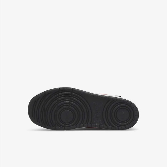 Nike Court Borough Mid 2 still in great Shape my son only used it like 2times - Picture 8 of 16